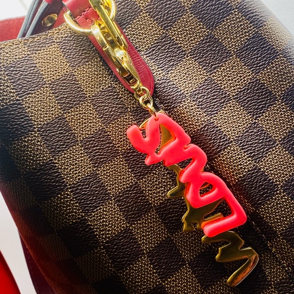 EUC Louis Vuitton LE Fuchsia Stephen Sprouse Graffiti Key Holder / Bag Charm - Picture 9 of 17